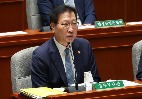▲ 박성재 법무부 장관이 지난 2일 오전 서울 여의도 국회에서 열린 예산결산특별위원회 전체회의에서 의원 질의에 답변하고 있다. /뉴시스