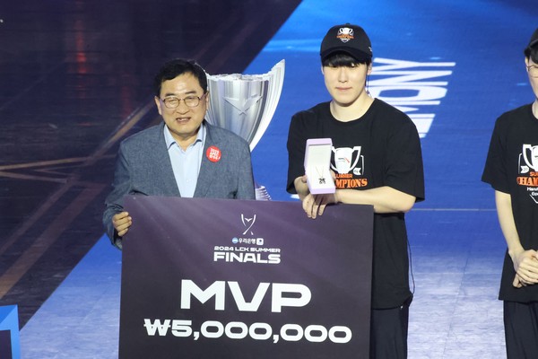 ▲ 경주시는 지난 6~9일까지 사흘간 경주실내체육관과 타임캡슐광장에서 열린 ‘2024 리그 오브 레전드 챔피언스 코리아’가 성공적으로 마무리됐다고 9일 밝혔다.