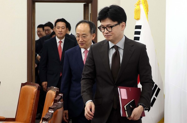 ▲ 한동훈 국민의힘 대표가 9일 오전 서울 여의도 국회에서 열린 최고위원회의에 참석하고 있다. /뉴시스