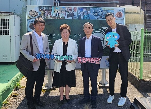 ▲ 외국인 노동자 고용사업장 현장 방문 기념사진.