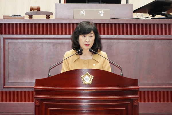 ▲ 구정질문하는 성해란 의원.