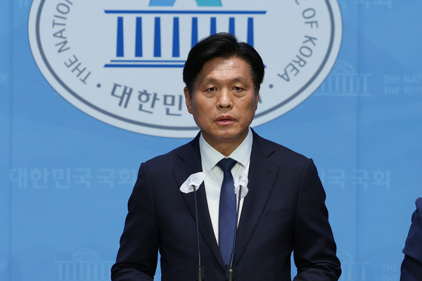▲ 민주당, 과방위 현안 국민의힘 협조 촉구 기자회견. /뉴시스