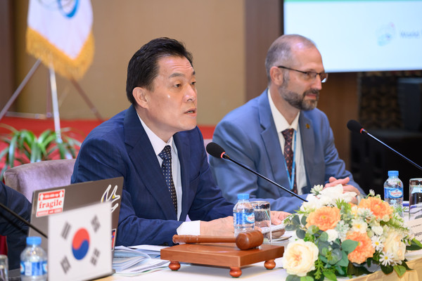 ▲ 이재준 수원특례시장이 회의에서 발언하고 있다.