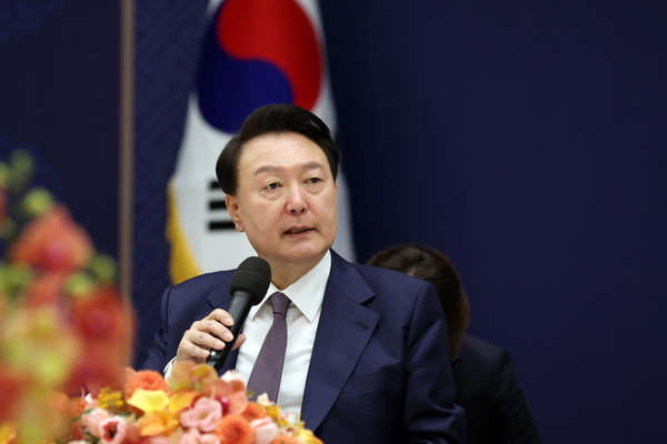 ▲ 윤석열 대통령이 24일 서울 용산 대통령실 청사에서 열린 재일본대한민국민단 간담회에서 발언하고 있다. /뉴시스