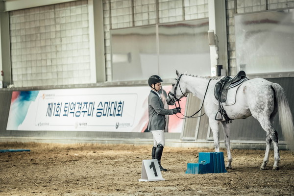 ▲ 지난 제1회 퇴역경주마 승마대회 현장. /출처 호스픽쳐