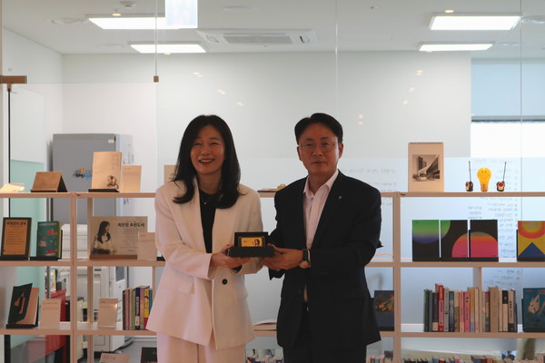 ▲ 지란지교소프트 방문 기념사진.