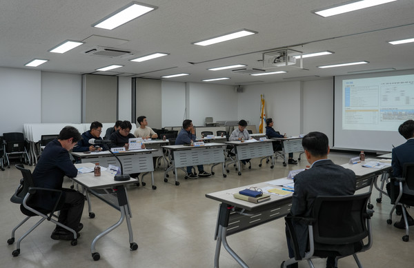 ▲ 안양시의회 총무경제위원회 활동 모습.