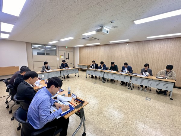 ▲ '파주 운정3지구 내 초등학교 정차대 신설을 위한 관계기관 협력회의' 개최 모습.