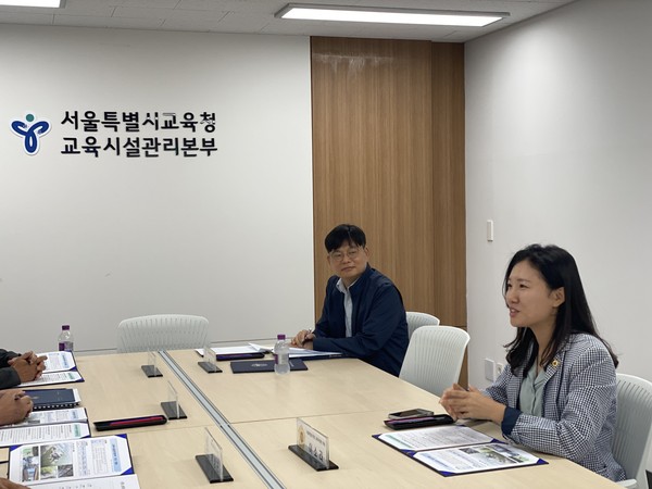 ▲ 이소라 의원은 서울시 성북구 하월곡동에 위치한 서울시교육청교육시설관리본부를 방문해 주요현안 업무를 바탕으로 어려움은 없는지 현장 목소리를 청취했다.