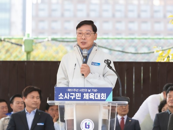 ▲ 소사구민 체육대회서 인사말 전하는 김병전 부천시의회 의장.