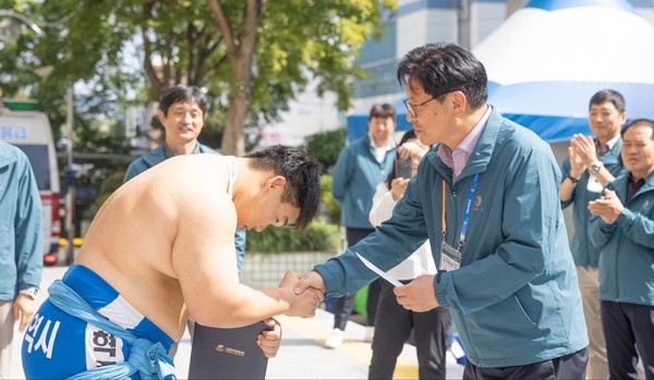 ▲ 도성훈 인천광역시교육감, 제105회 전국체육대회 인천 학생선수단 현지 격려 모습.