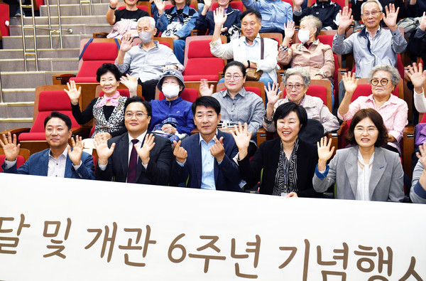 ▲ 행사 참석자 단체사진.