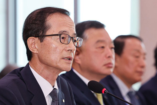 ▲ 의원 질의에 답하는 손태락 한국부동산원장. /뉴시스
