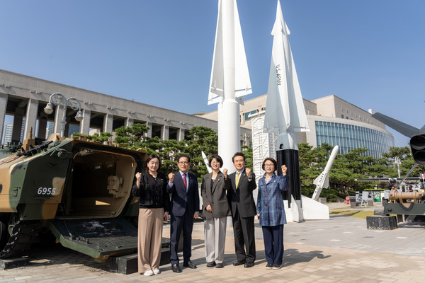 ▲ 행정안전위원회 단체사진.