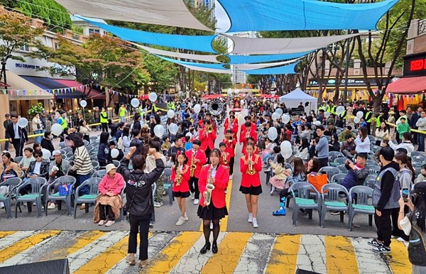 ▲ 정자1동 차 없는 카페거리 축제.