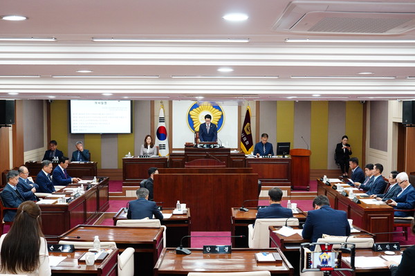 ▲ 포천시의회, 제182회 임시회 개회 전경.
