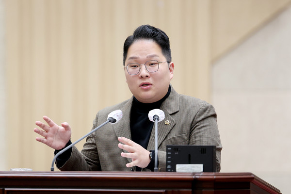 ▲ 김대영 의원, 제298회 인천광역시의회 임시회 제4차 본회의.