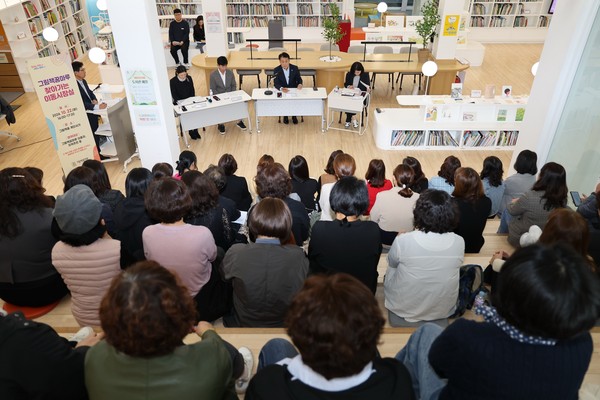 ▲ 군포시 '찾아가는 이동시장실' 개최 모습.