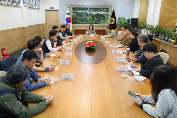 ▲ 13개 서울시 투자출연기관 노조위원장과 면담 중인 최호정 의장.