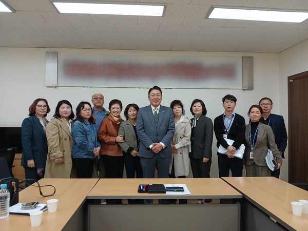 ▲ 장애인 부모연대 간담회 참석자들이 기념촬영을 하고 있다.