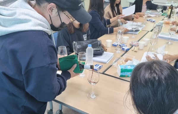 ▲ '대학과 함께하는 호텔 서비스 실무자 양성과정' 운영 모습.