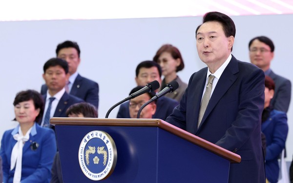 ▲ 윤석열 대통령이 2024 대한민국 소상공인대회 개막식에 참석해 축사를 하고 있다. /뉴시스
