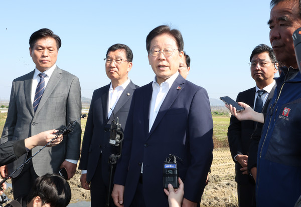 ▲ 이재명 더불어민주당 대표가 북한 대남방송 소음피해를 겪고 있는 인천 강화군 당산리마을을 찾았다. /뉴시스