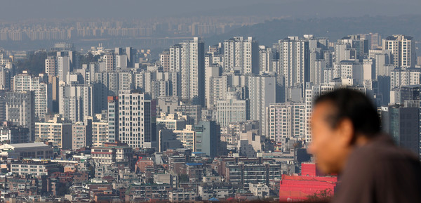 ▲ 서울 용산구 남산에서 바라본 아파트 모습. /뉴시스