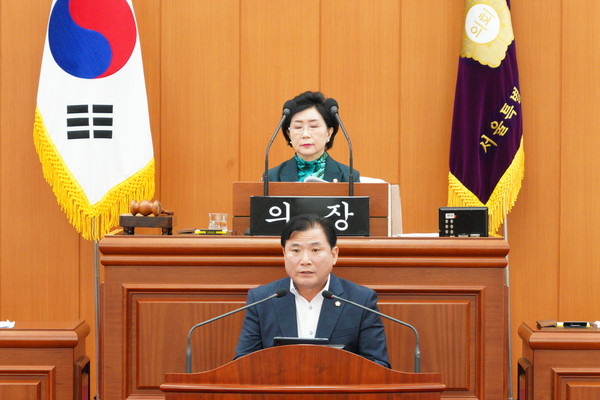 ▲ 자유발언하는 이재웅 의원.