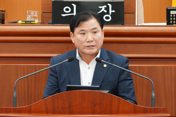▲ 5분발언하는 이재웅 의원.