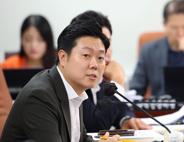 ▲ 김경훈의원 질의 사진.