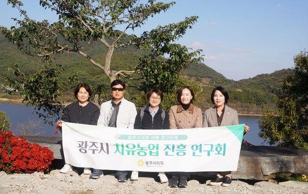 ▲ 왼쪽부터 조예란, 박상영, 오현주, 최서윤, 이은채 광주시의회 의원.