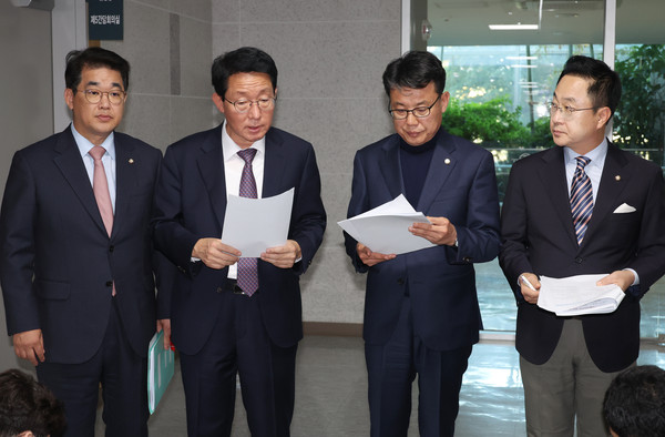 ▲ 양당 수용가능 민생법안 논의한 여야. /뉴시스
