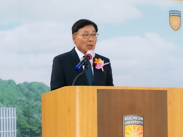 ▲ 김병전 의장, 부천대학교 소사캠퍼스 2단계 건립사업 기공식 축사 모습.