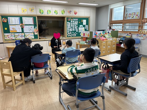 ▲ 협력강사 수업 사진.