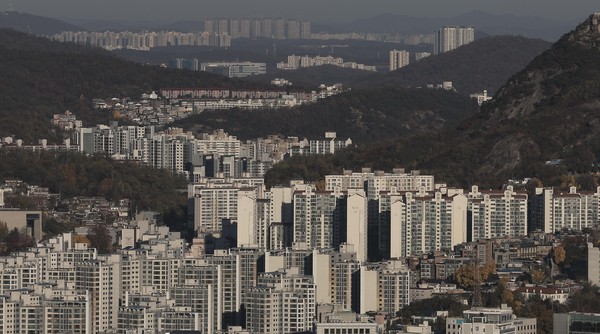 ▲ 서울 중구 남산에서 바라본 서울시내 아파트. /뉴시스