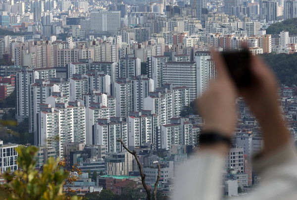 ▲ 지난 10월 23일 오후 서울 남산에서 바라본 서울 시내. /뉴시스