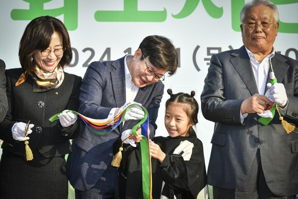 ▲ 김포시 만화도서관 개관식 개최 모습.