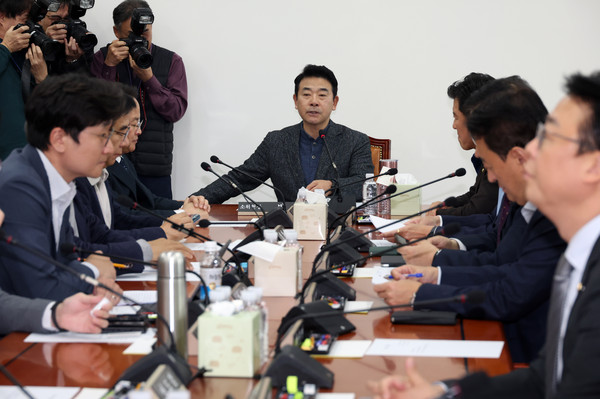 ▲ 예산소위 주재하는 박정 위원장. /뉴시스