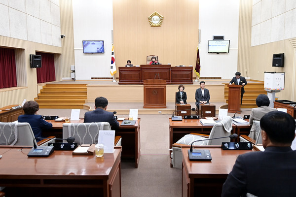 ▲ 연천군의회 제290회 제2차 정례회 제4차 본회의 개최 모습.