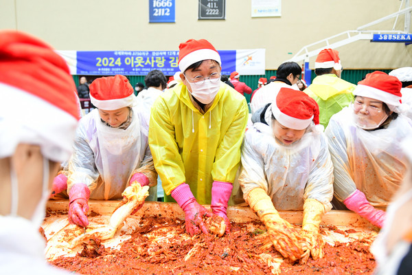 ▲ '2024 김장나눔 통합행사'에 참석한 이민근 안산시장.