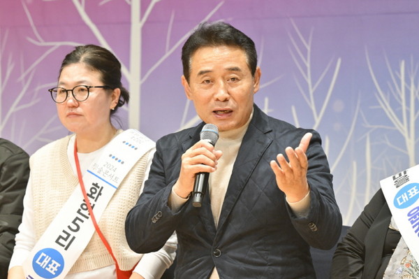 ▲ 백영현 포천시장이 '2024 학(學)숲 콘서트'에서 인사말을 하고 있다.