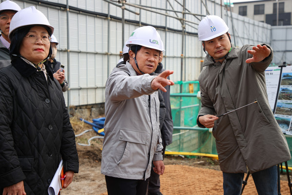 ▲ 주광덕 남양주시장 평내 설해대책본부 점검 모습.