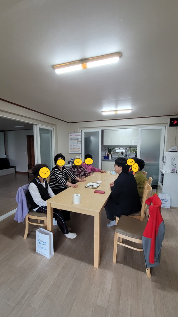 ▲ 강화군 송해면 당산리 마을회관에서의 '이동 심리 상담소' 운영 모습.