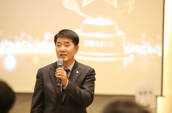 ▲ 축사 진행 중인 배정수 의장.