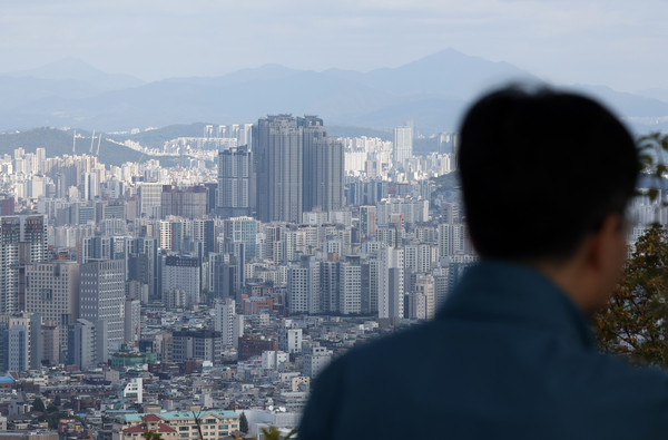 ▲ 지난 10월 23일 오후 서울 남산에서 바라본 서울 시내. /뉴시스