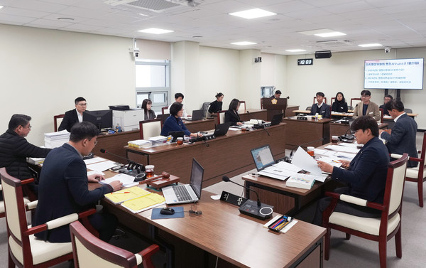 ▲ 하남시의회 11월 21일 제1차 자치행정위원회 행정사무감사 모습.
