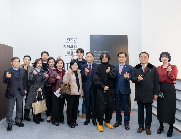 ▲ 강남구의회 복지문화위원회 지역 문화예술 활성화 방안 모색 위한 현장방문 실시 모습.