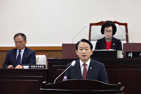 ▲ 시정연설 중인 김찬진 인천동구청장.
