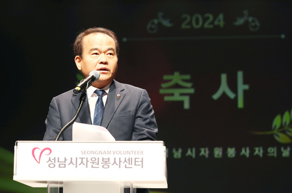 ▲ 축사하는 이덕수 의장.